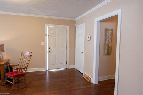 700 Cedar Ln, Thomasville, NC 27360 photo 5