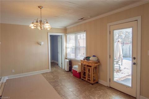 700 Cedar Ln, Thomasville, NC 27360 photo 14