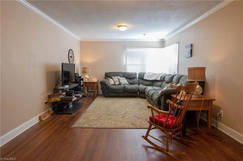 700 Cedar Ln, Thomasville, NC 27360 photo 7
