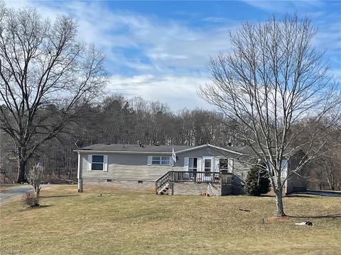 1287 Bradley Rd, Pinnacle, NC 27043 photo 1
