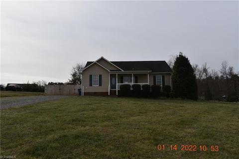 600 Saddlebred Loop, Stokesdale, NC 27357 photo 1