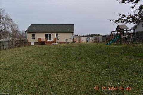 600 Saddlebred Loop, Stokesdale, NC 27357 photo 3