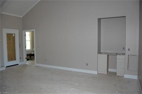 1646 Linton Ct, High Point, NC 27262 photo 5