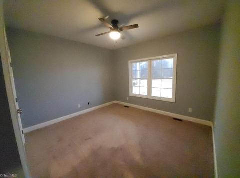 115 Oriole Way, Pilot Mountain, NC 27041 photo 22