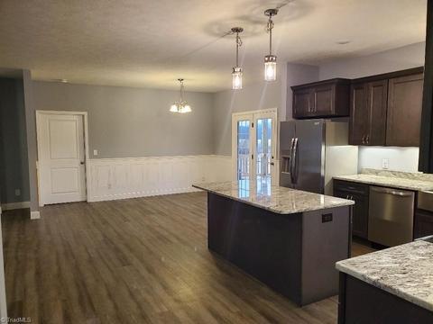 115 Oriole Way, Pilot Mountain, NC 27041 photo 10