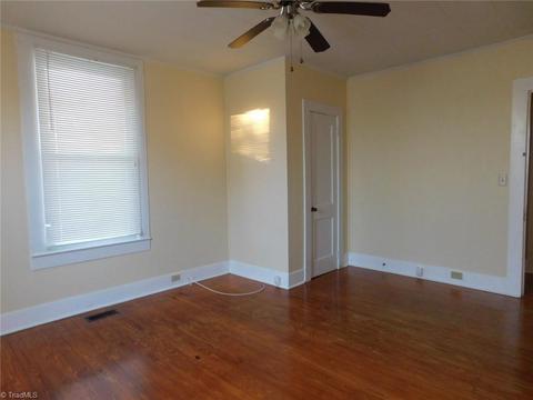 403 Amazon St, Thomasville, NC 27360 photo 9