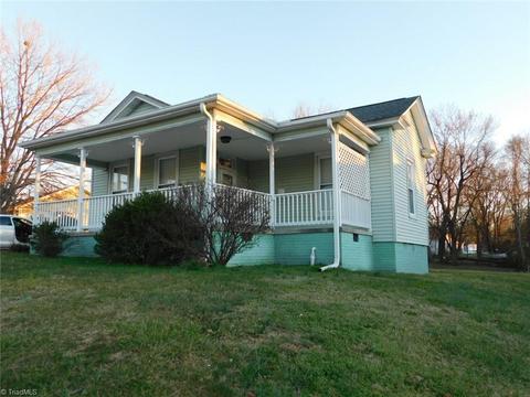 403 Amazon St, Thomasville, NC 27360 photo 2