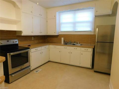 403 Amazon St, Thomasville, NC 27360 photo 6