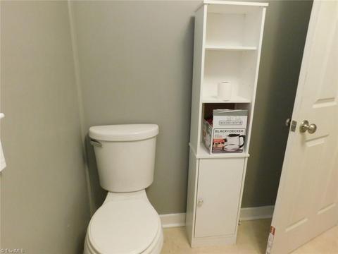 403 Amazon St, Thomasville, NC 27360 photo 5