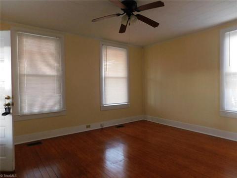 403 Amazon St, Thomasville, NC 27360 photo 3