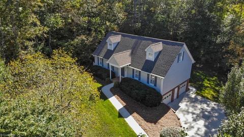 272 Creekside Dr, High Point, NC 27265 photo 3