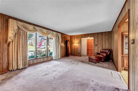 7515 Farmbrook Pl, Thomasville, NC 27360 photo 2