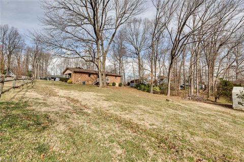 7515 Farmbrook Pl, Thomasville, NC 27360 photo 19