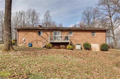 7515 Farmbrook Pl, Thomasville, NC 27360 photo 18