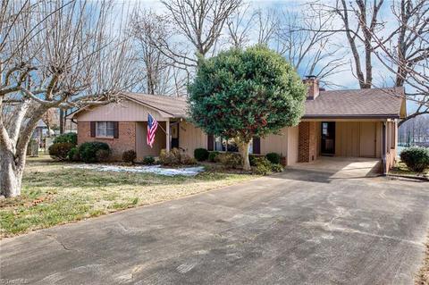 7515 Farmbrook Pl, Thomasville, NC 27360 photo 1