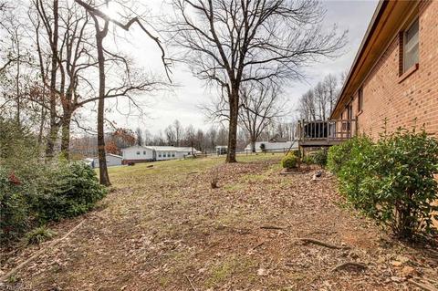 7515 Farmbrook Pl, Thomasville, NC 27360 photo 17