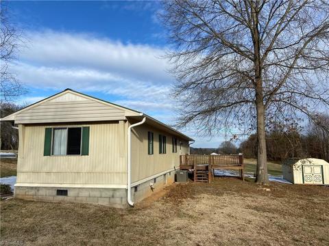 297 Collins Rd, Dobson, NC 27017 photo 4