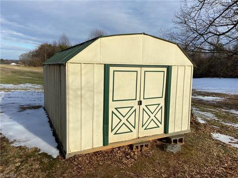 297 Collins Rd, Dobson, NC 27017 photo 6