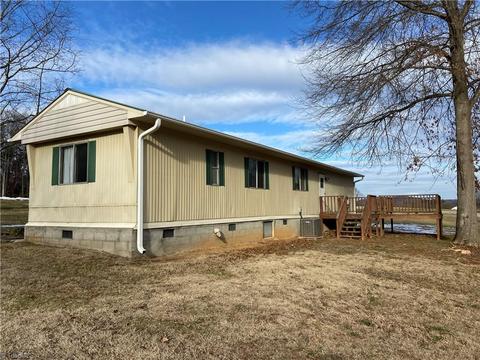 297 Collins Rd, Dobson, NC 27017 photo 3
