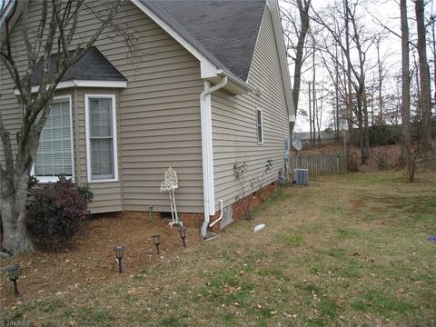 1645 Harper Spring Dr, Clemmons, NC 27012 photo 3
