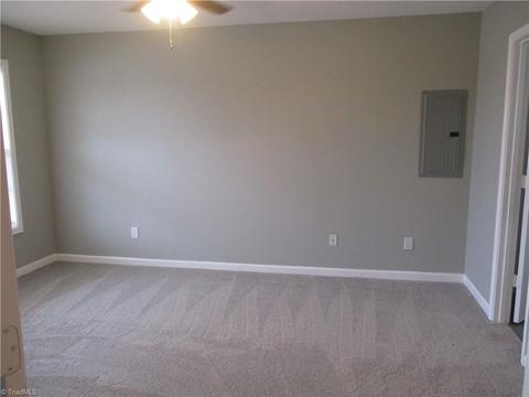 506 Meredith St, High Point, NC 27260 photo 4