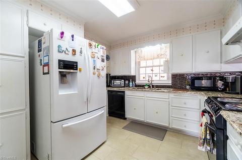 1110 Wilkins St, Mayodan, NC 27027 photo 9