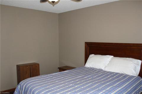 3045 Windchase Ct, High Point, NC 27265 photo 9