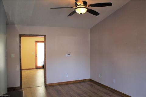 3045 Windchase Ct, High Point, NC 27265 photo 4