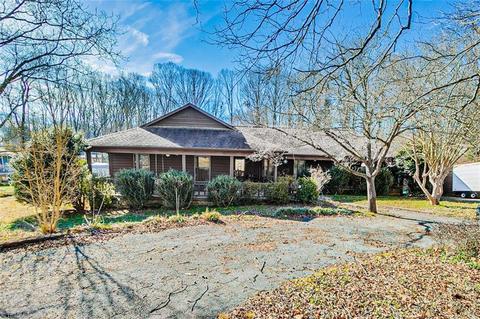 4315 Creekview Dr, Trinity, NC 27370 photo 1