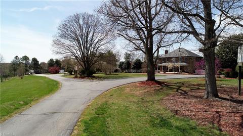 1095 Ashburn Dr, King, NC 27021 photo 3