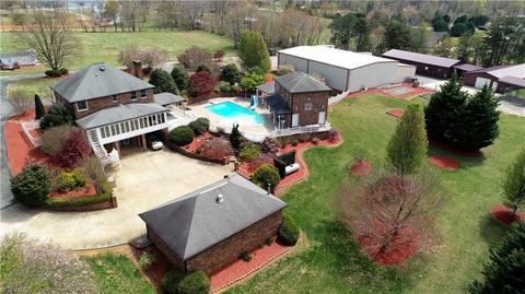 1095 Ashburn Dr, King, NC 27021 photo 5