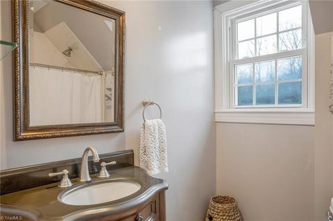 209 Shadow Valley Rd, High Point, NC 27262 photo 31