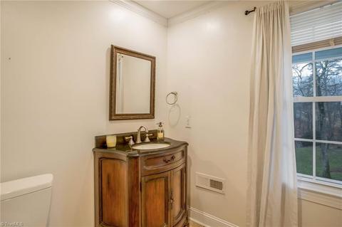 209 Shadow Valley Rd, High Point, NC 27262 photo 27
