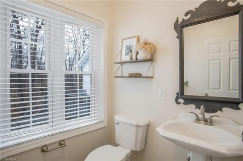209 Shadow Valley Rd, High Point, NC 27262 photo 23