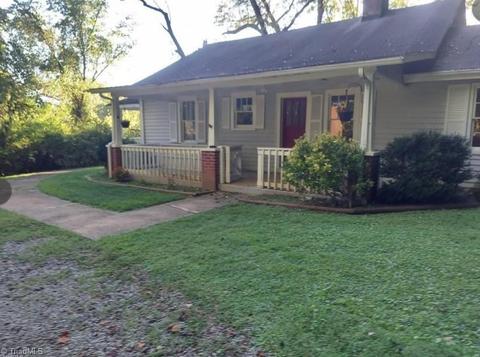 767 E Main St, Elkin, NC 28621 photo 2