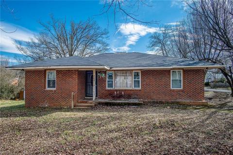200 Avery Ave, High Point, NC 27265 photo 1