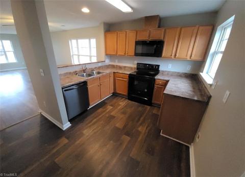 2720 Alpha St, High Point, NC 27263 photo 4