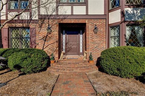 2120 Candelar Dr, High Point, NC 27265 photo 2
