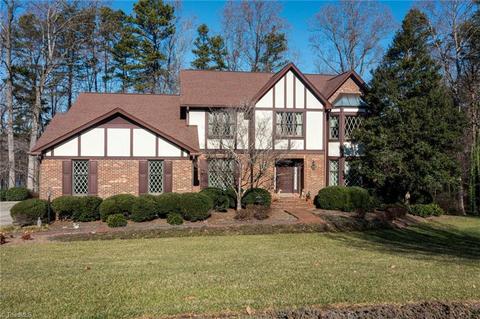 2120 Candelar Dr, High Point, NC 27265 photo 1