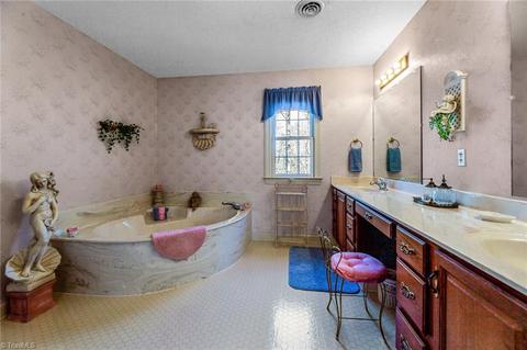 2120 Candelar Dr, High Point, NC 27265 photo 33