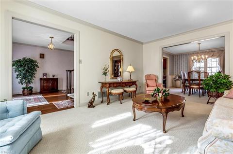 2120 Candelar Dr, High Point, NC 27265 photo 9