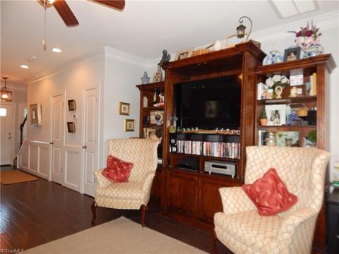 632 Nikyle Cir, High Point, NC 27265 photo 5
