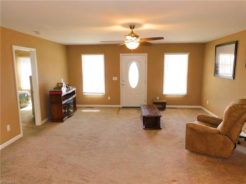 5578 Kimberly Ln, Trinity, NC 27370 photo 2