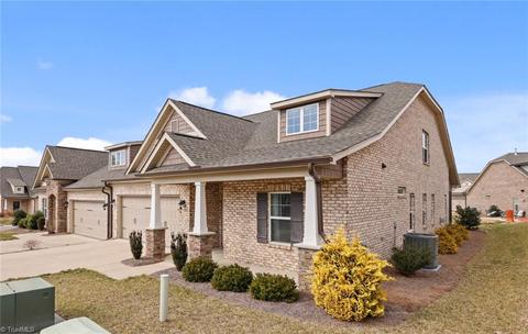 404 Rollingbrook Ct, Clemmons, NC 27012 photo 2
