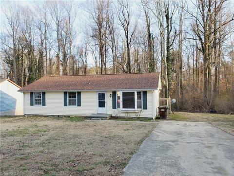 1404 Waterloo Dr, High Point, NC 27260 photo 2