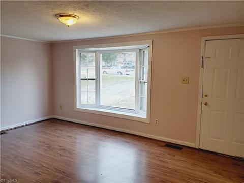 1404 Waterloo Dr, High Point, NC 27260 photo 15