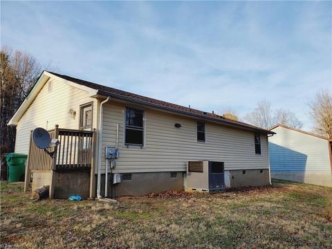 1404 Waterloo Dr, High Point, NC 27260 photo 16