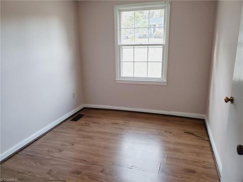 1404 Waterloo Dr, High Point, NC 27260 photo 11