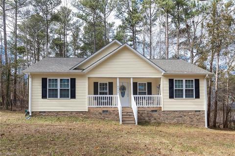 6232 Edgewood Dr, Trinity, NC 27370 photo 1