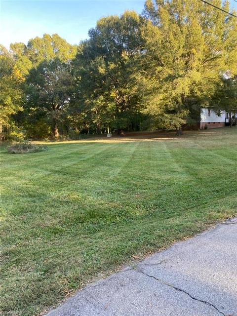 316 S Center St, Eden, NC 27288 photo 1